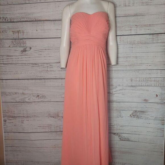 David's Bridal Pink Strapless Sweetheart Gown - Picture 1 of 13